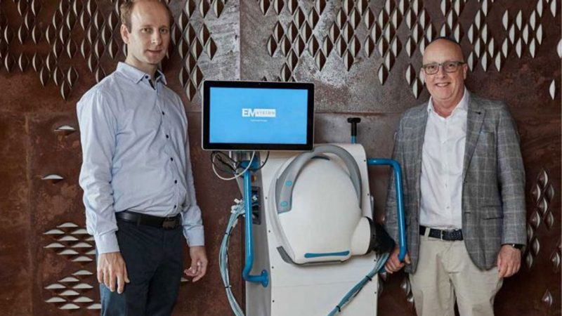 EMVision (ASX:EMV) - Managing Director & CEO, Ron Weinberger (right) and Head of Technology Development, Dr Konstanty Bialkowski (left)