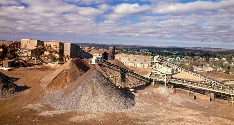 Image of a mining operation in Australia.