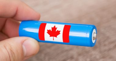 Image of a battery with Canadian flag