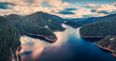 Cethana Lake in Tasmania