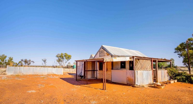 WA Goldfields shack