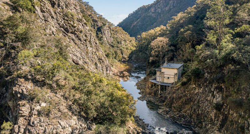 A creek running through Armidale's mountainous Oaky Creek region.